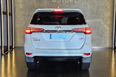 TOYOTA Hilux SW4 2.8 16V 4P SRX 4X4 7 LUGARES TURBO DIESEL AUTOM�TICO, Foto 4
