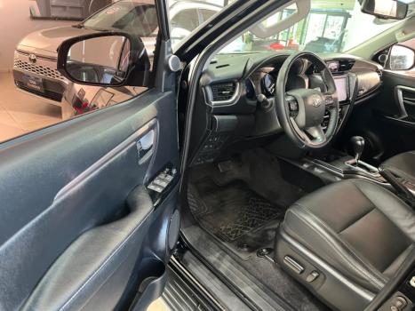 TOYOTA Hilux SW4 2.8 16V 4P SRX 4X4 7 LUGARES TURBO DIESEL AUTOM�TICO, Foto 9