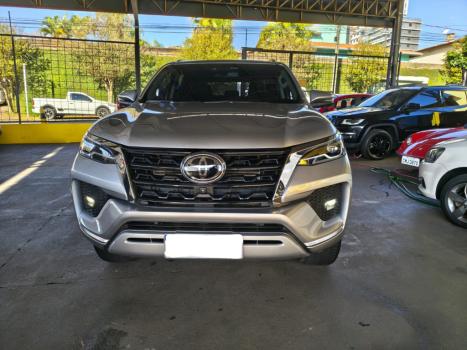 TOYOTA Hilux SW4 2.8 16V 4P SRX 4X4 7 LUGARES TURBO DIESEL AUTOM�TICO, Foto 2