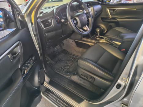 TOYOTA Hilux SW4 2.8 16V 4P SRX 4X4 7 LUGARES TURBO DIESEL AUTOM�TICO, Foto 9