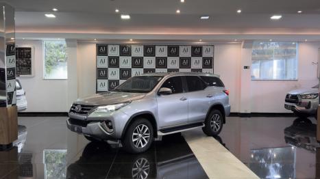 TOYOTA Hilux SW4 2.8 4P SRX 4X4 TURBO DIESEL AUTOM�TICO, Foto 1