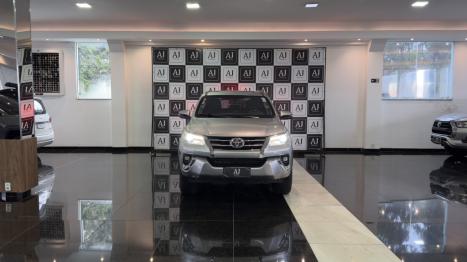 TOYOTA Hilux SW4 2.8 4P SRX 4X4 TURBO DIESEL AUTOM�TICO, Foto 2