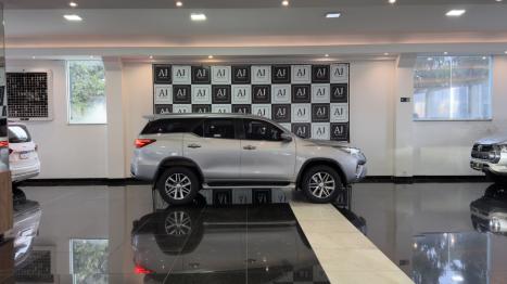 TOYOTA Hilux SW4 2.8 4P SRX 4X4 TURBO DIESEL AUTOM�TICO, Foto 5