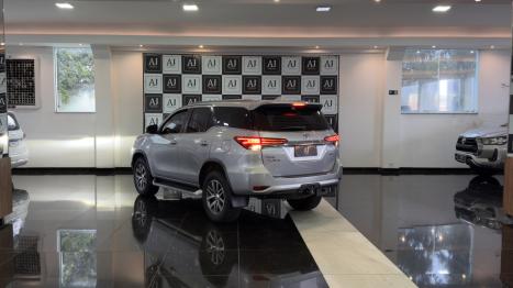 TOYOTA Hilux SW4 2.8 4P SRX 4X4 TURBO DIESEL AUTOM�TICO, Foto 7