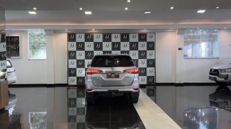 TOYOTA Hilux SW4 2.8 4P SRX 4X4 TURBO DIESEL AUTOM�TICO, Foto 8
