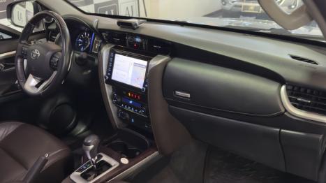 TOYOTA Hilux SW4 2.8 4P SRX 4X4 TURBO DIESEL AUTOM�TICO, Foto 15