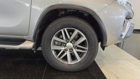 TOYOTA Hilux SW4 2.8 4P SRX 4X4 TURBO DIESEL AUTOM�TICO, Foto 17