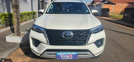 TOYOTA Hilux SW4 2.8 16V 4P SRX 4X4 7 LUGARES TURBO DIESEL AUTOM�TICO, Foto 2