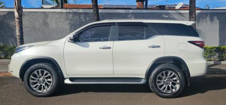 TOYOTA Hilux SW4 2.8 16V 4P SRX 4X4 7 LUGARES TURBO DIESEL AUTOM�TICO, Foto 4