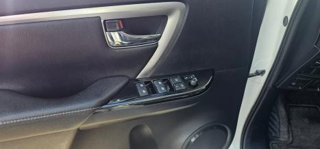 TOYOTA Hilux SW4 2.8 16V 4P SRX 4X4 7 LUGARES TURBO DIESEL AUTOM�TICO, Foto 9