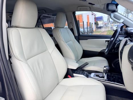 TOYOTA Hilux SW4 2.8 4P SRX 4X4 TURBO DIESEL AUTOM�TICO, Foto 14