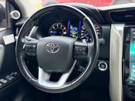 TOYOTA Hilux SW4 2.8 4P SRX 4X4 TURBO DIESEL AUTOM�TICO, Foto 20