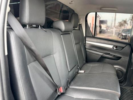 TOYOTA Hilux SW4 2.8 4P SRX 4X4 TURBO DIESEL AUTOM�TICO, Foto 15