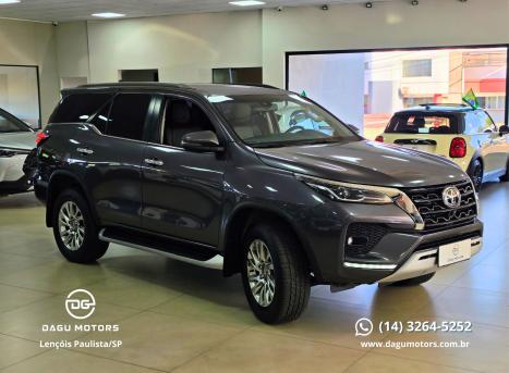 TOYOTA Hilux SW4 2.8 16V 4P SRX 4X4 7 LUGARES TURBO DIESEL AUTOM�TICO, Foto 3