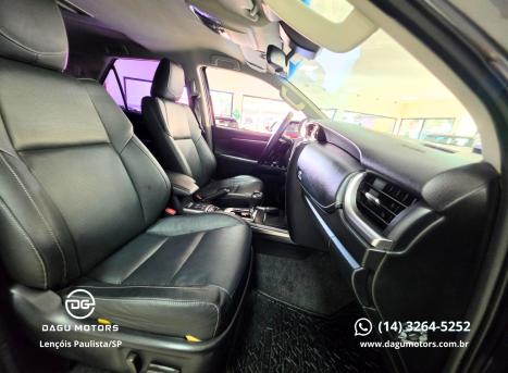 TOYOTA Hilux SW4 2.8 16V 4P SRX 4X4 7 LUGARES TURBO DIESEL AUTOM�TICO, Foto 8