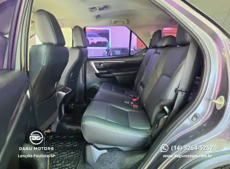 TOYOTA Hilux SW4 2.8 16V 4P SRX 4X4 7 LUGARES TURBO DIESEL AUTOM�TICO, Foto 9