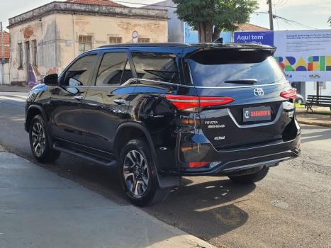 TOYOTA Hilux SW4 2.8 16V 4P SRX PLATINUM 4X4 7 LUGARES TURBO DIESEL AUTOM�TICO, Foto 3