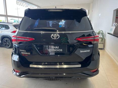 TOYOTA Hilux SW4 2.8 4P SRX 4X4 DIAMOND 7 LUGARES TURBO DIESEL AUTOM�TICO, Foto 6