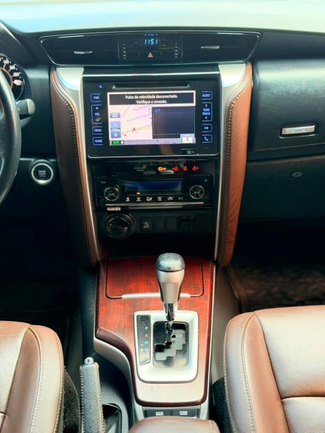 TOYOTA Hilux SW4 2.8 4P 4X4 TURBO DIESEL, Foto 12