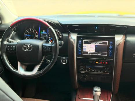 TOYOTA Hilux SW4 2.8 4P 4X4 TURBO DIESEL, Foto 16