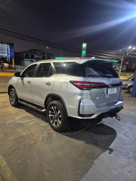 TOYOTA Hilux SW4 2.8 16V 4P SRX PLATINUM 4X4 7 LUGARES TURBO DIESEL AUTOM�TICO, Foto 4
