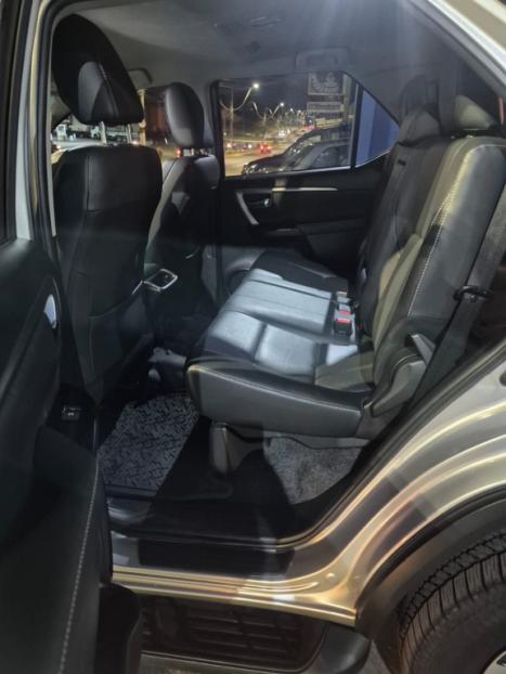 TOYOTA Hilux SW4 2.8 16V 4P SRX PLATINUM 4X4 7 LUGARES TURBO DIESEL AUTOM�TICO, Foto 11