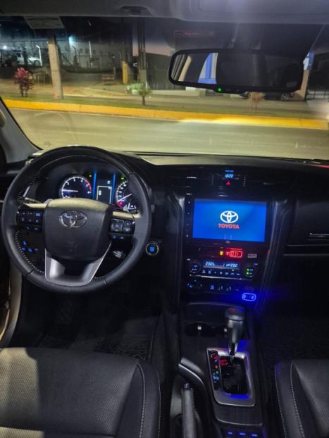 TOYOTA Hilux SW4 2.8 16V 4P SRX PLATINUM 4X4 7 LUGARES TURBO DIESEL AUTOM�TICO, Foto 14