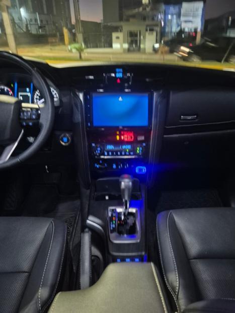 TOYOTA Hilux SW4 2.8 16V 4P SRX PLATINUM 4X4 7 LUGARES TURBO DIESEL AUTOM�TICO, Foto 16