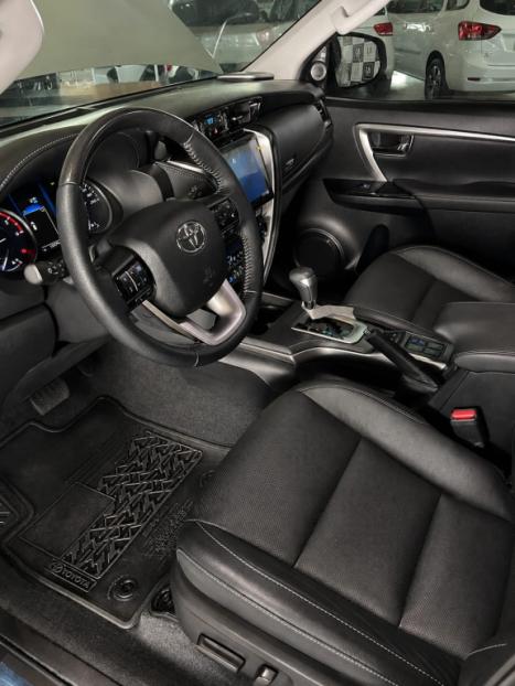 TOYOTA Hilux SW4 2.8 16V 4P SRX PLATINUM 4X4 7 LUGARES TURBO DIESEL AUTOM�TICO, Foto 9