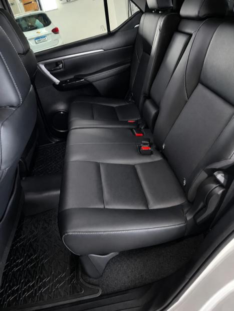 TOYOTA Hilux SW4 2.8 16V 4P SRX PLATINUM 4X4 7 LUGARES TURBO DIESEL AUTOM�TICO, Foto 10