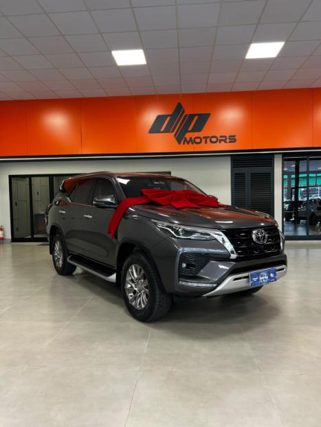 TOYOTA Hilux SW4 2.8 16V 4P SRX 4X4 7 LUGARES TURBO DIESEL AUTOM�TICO, Foto 3