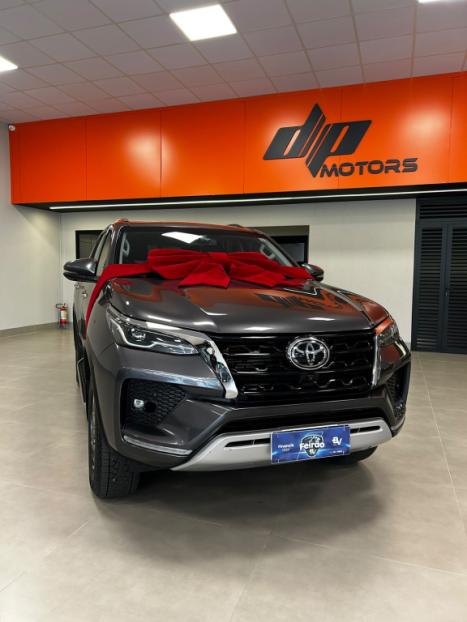 TOYOTA Hilux SW4 2.8 16V 4P SRX 4X4 7 LUGARES TURBO DIESEL AUTOM�TICO, Foto 4