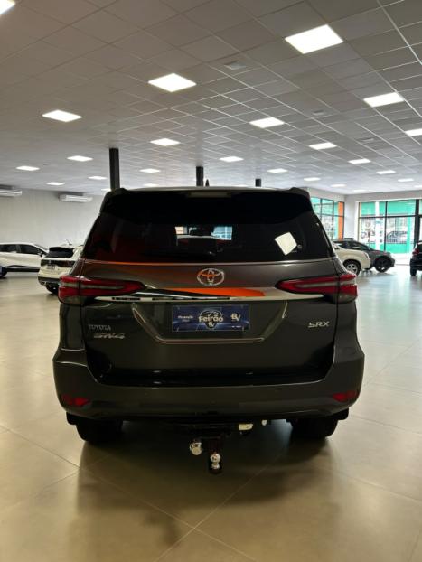 TOYOTA Hilux SW4 2.8 16V 4P SRX 4X4 7 LUGARES TURBO DIESEL AUTOM�TICO, Foto 7