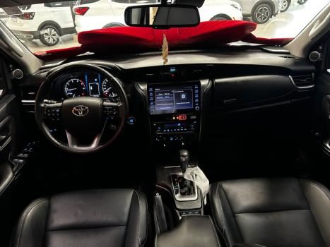 TOYOTA Hilux SW4 2.8 16V 4P SRX 4X4 7 LUGARES TURBO DIESEL AUTOM�TICO, Foto 8