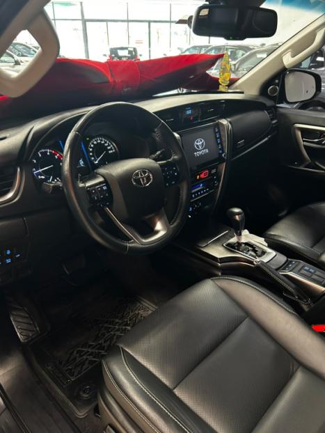 TOYOTA Hilux SW4 2.8 16V 4P SRX 4X4 7 LUGARES TURBO DIESEL AUTOM�TICO, Foto 9