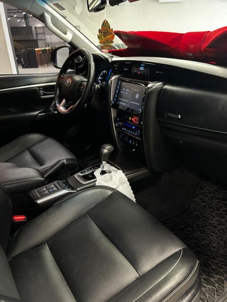 TOYOTA Hilux SW4 2.8 16V 4P SRX 4X4 7 LUGARES TURBO DIESEL AUTOM�TICO, Foto 10