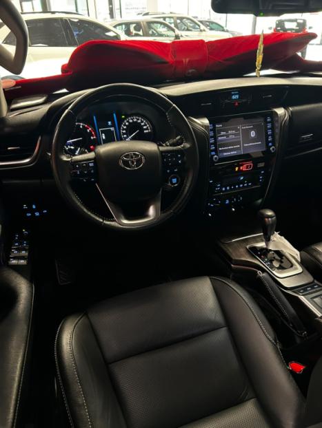 TOYOTA Hilux SW4 2.8 16V 4P SRX 4X4 7 LUGARES TURBO DIESEL AUTOM�TICO, Foto 12