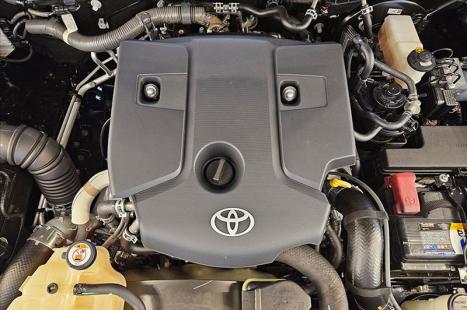TOYOTA Hilux SW4 2.8 4P SRX 4X4 DIAMOND 7 LUGARES TURBO DIESEL AUTOM�TICO, Foto 13