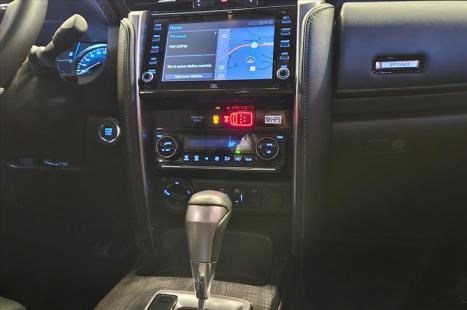 TOYOTA Hilux SW4 2.8 4P SRX 4X4 DIAMOND 7 LUGARES TURBO DIESEL AUTOM�TICO, Foto 16