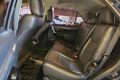 TOYOTA Hilux SW4 2.8 4P SRX 4X4 DIAMOND 7 LUGARES TURBO DIESEL AUTOM�TICO, Foto 20