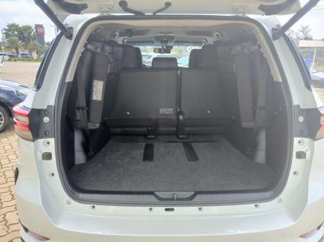 TOYOTA Hilux SW4 2.8 16V 4P SRX PLATINUM 4X4 7 LUGARES TURBO DIESEL AUTOMÁTICO, Foto 9