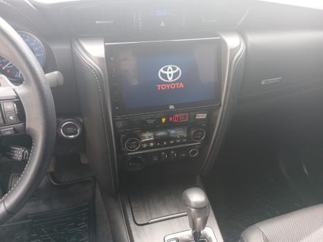 TOYOTA Hilux SW4 2.8 16V 4P SRX PLATINUM 4X4 7 LUGARES TURBO DIESEL AUTOMÁTICO, Foto 16