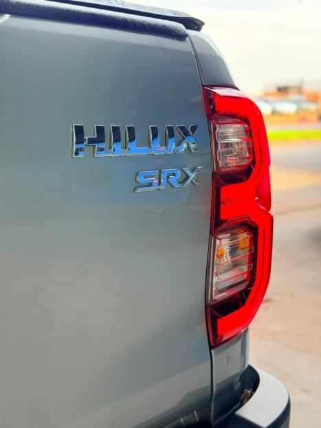 TOYOTA Hilux SW4 2.8 4P SRX 4X4 TURBO DIESEL AUTOMÁTICO, Foto 10