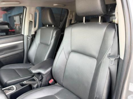 TOYOTA Hilux SW4 2.8 4P SRX 4X4 TURBO DIESEL AUTOMÁTICO, Foto 17
