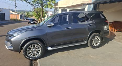TOYOTA Hilux SW4 2.8 16V 4P SRX 4X4 7 LUGARES TURBO DIESEL AUTOMÁTICO, Foto 5