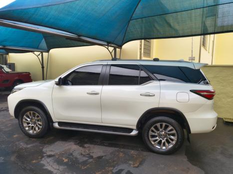 TOYOTA Hilux SW4 2.8 16V 4P SRX 4X4 7 LUGARES TURBO DIESEL AUTOMÁTICO, Foto 4