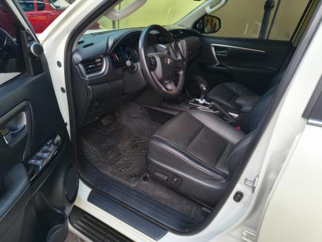 TOYOTA Hilux SW4 2.8 16V 4P SRX 4X4 7 LUGARES TURBO DIESEL AUTOMÁTICO, Foto 8
