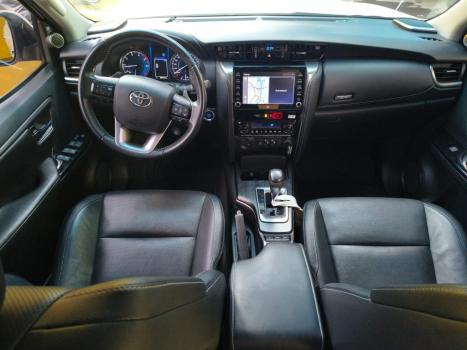 TOYOTA Hilux SW4 2.8 16V 4P SRX 4X4 7 LUGARES TURBO DIESEL AUTOMÁTICO, Foto 9