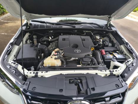 TOYOTA Hilux SW4 2.8 16V 4P SRX 4X4 7 LUGARES TURBO DIESEL AUTOMÁTICO, Foto 3