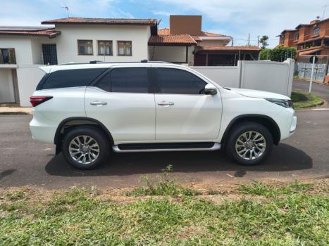 TOYOTA Hilux SW4 2.8 16V 4P SRX 4X4 7 LUGARES TURBO DIESEL AUTOMÁTICO, Foto 5